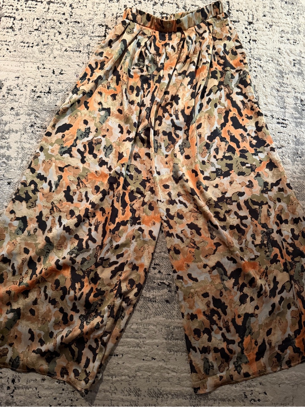 Women’s high waisted satin like wide leg pants multi colored size large